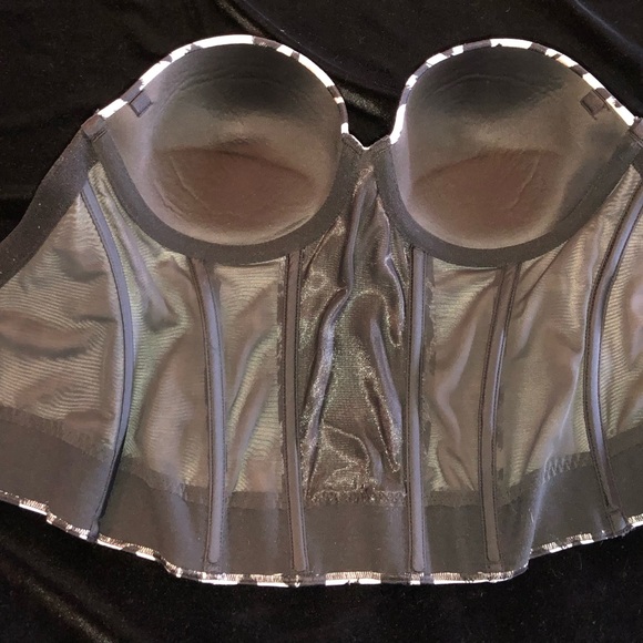 Leopard print satin smooth low back bustier. 

Excellent condition, no stains. - Picture 5 of 12